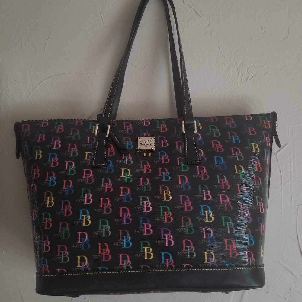 NWT & RARE Dooney & Bourke Multi Continental Print Large Zip Tote